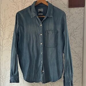 Universal Thread Washed Blue Denim Button-Down Shirt
